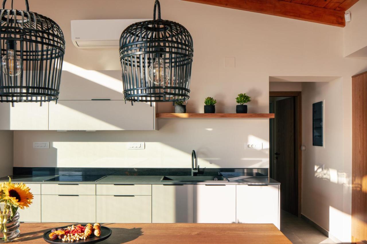 Villa Balance Gerani  Bagian luar foto