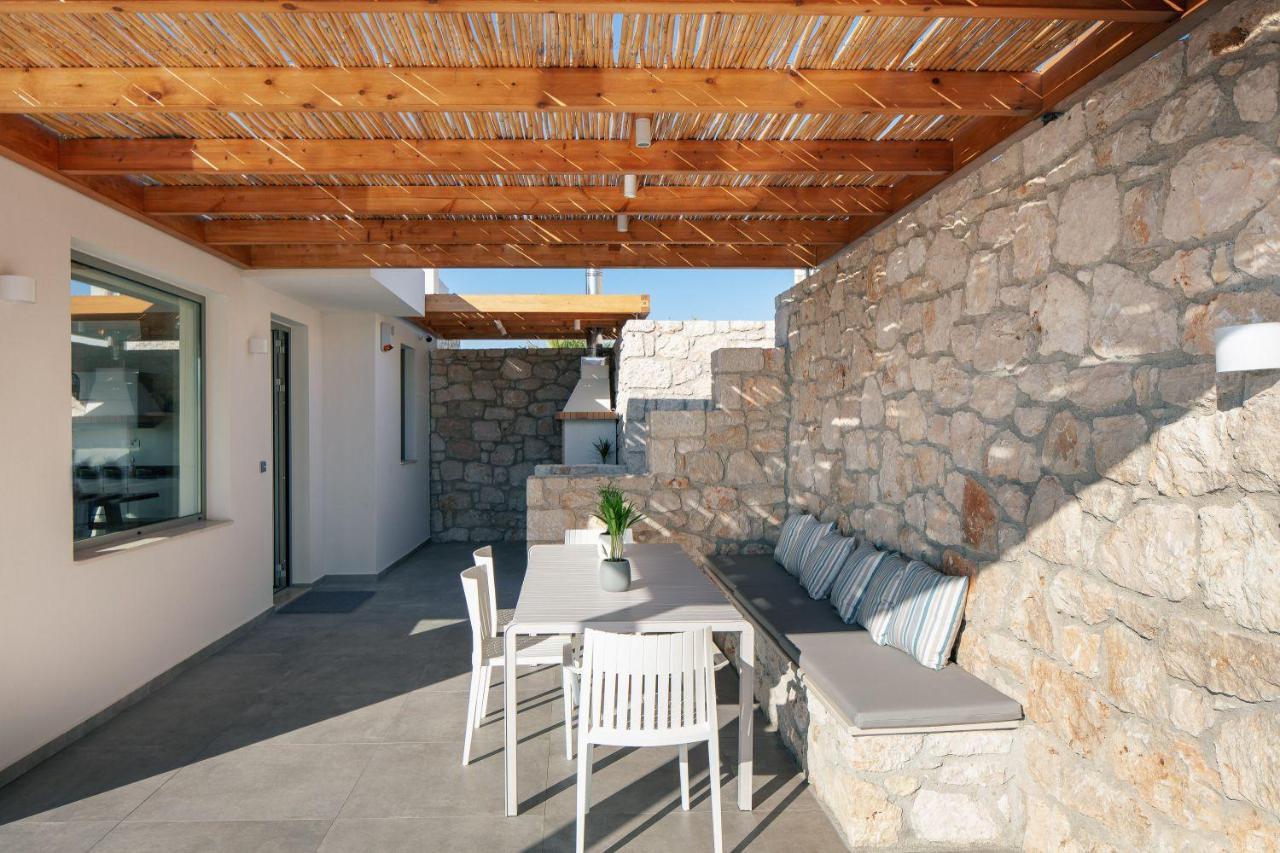 Villa Balance Gerani  Bagian luar foto